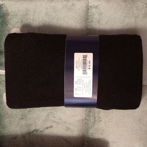 🎀NWT 2 pr of regular tights 1 pr of footless Sz M - Picture 4 of 4